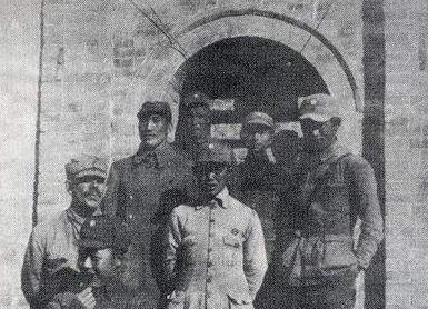 游胜华没打过仗，不会拎枪，为什么是少将军衔