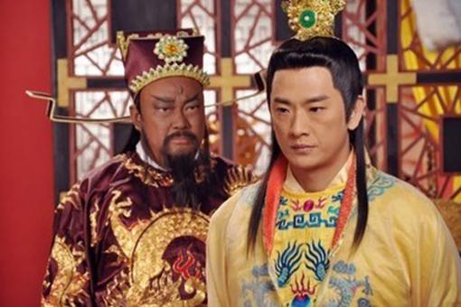 宋仁宗为什么会被包拯吐口水?