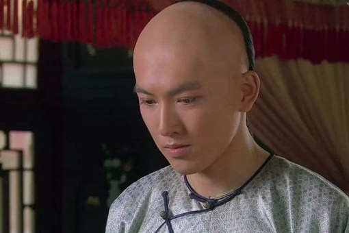弘时为什么会被削宗籍?