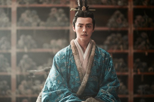 东汉时期，造纸术已经改进，竹简为什么还是主流