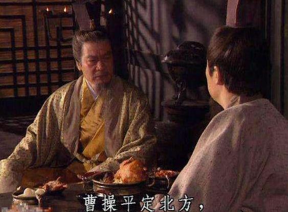 官渡之战时,曹操和袁绍打的正欢,刘表孙策为什么没有偷袭许昌