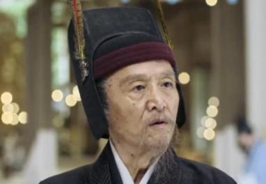 吕布频繁换主背负骂名,为什么许靖频繁换主能受重用