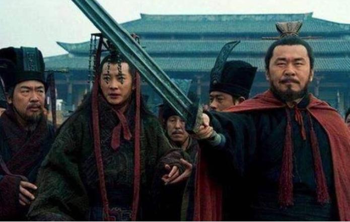 曹仁在三国存在感极低,为什么却深受曹操喜爱