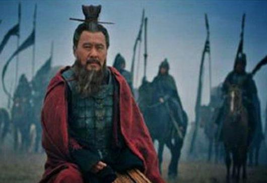 曹操在考虑要不要处死吕布的时候,为什么还要问刘备的意见