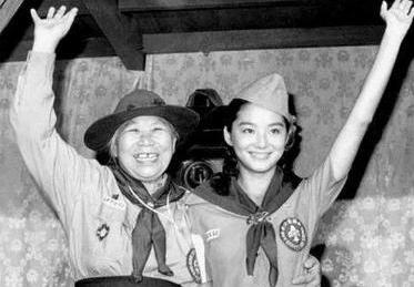 杨惠敏为800壮士送国旗而名声大噪，为什么后来入狱