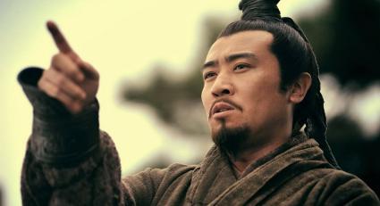 曹丕登基之后为什么攻打孙权呢 他哪里来的勇气