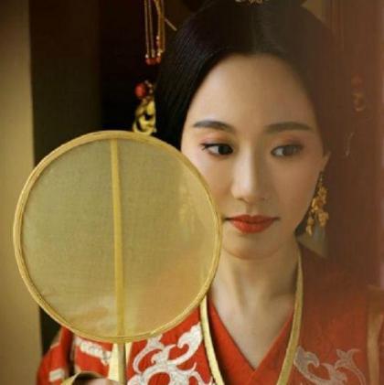 班婕妤既是西汉才女又是汉成帝刘骜宠妃 她最后的下场如何