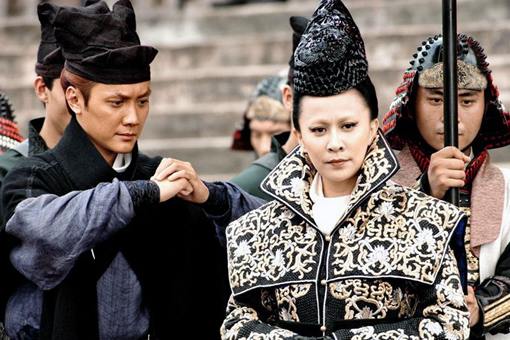 武则天在称帝前，为什么自己家人都杀