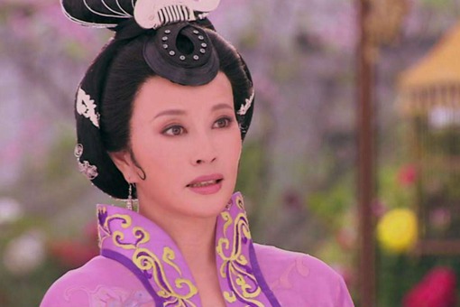 武则天在称帝前，为什么自己家人都杀