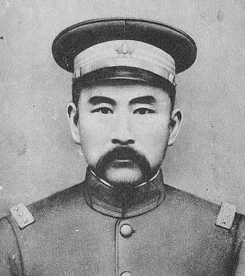 溥仪当皇帝只亡了一个王朝，为什么要写三份退位诏书