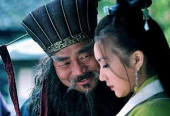 揭秘:董卓是怎么把一手好牌打烂的
