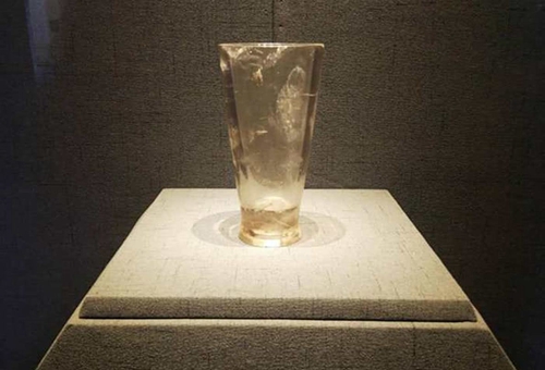 为什么战国墓葬会有现代玻璃杯?