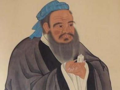 孔子的墓碑上到底写着什么 为什么康熙看了之后不愿祭拜下跪呢