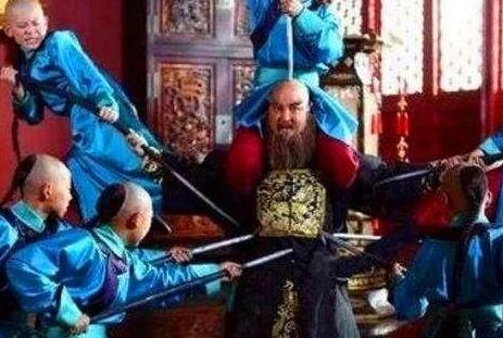 康熙抓鳌拜为什么要用一群少年 而不是直接用大内高手快点