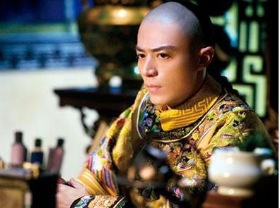 乌喇纳喇氏为什么要在皇帝面前自断头发
