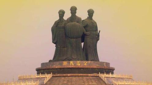 春秋第一个强大起来的诸侯郑庄公为什么不是“春秋五霸”呢