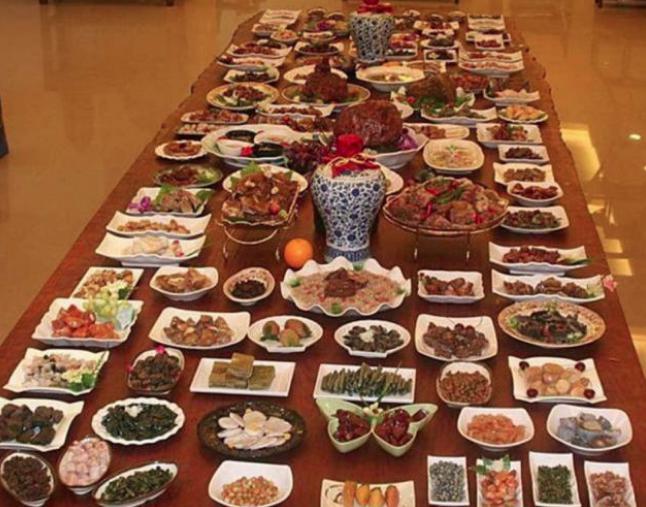 古代皇帝吃不完的剩饭,都是怎么处理的