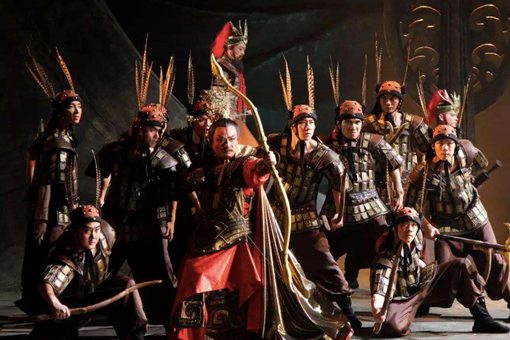 在位前三年沉迷酒色的楚庄王是怎么做到一鸣惊人的?