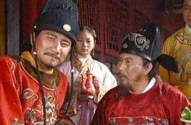 明朝建立时朱元璋给了李善长最高的待遇，为什么后来越来越讨厌他