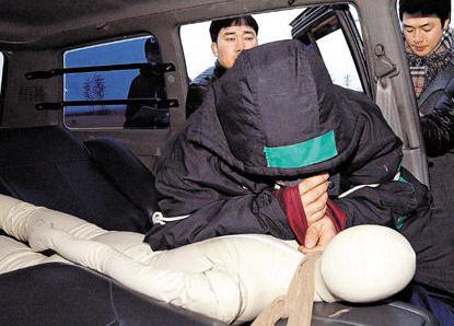 韩国华城连环杀人案中凶手的特征是什么样的 警方又是怎么侦破的