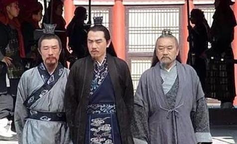 朱元璋微服私访,遇到一个猖狂知府怎么处理的