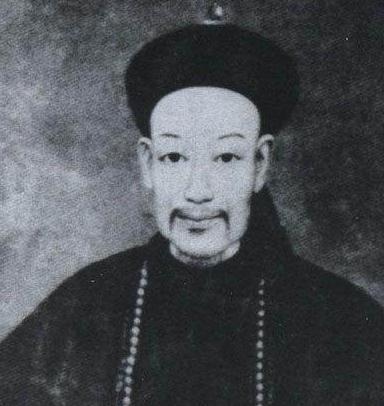 胡林翼视察战场看见到两艘轮船时，为什么会吐血