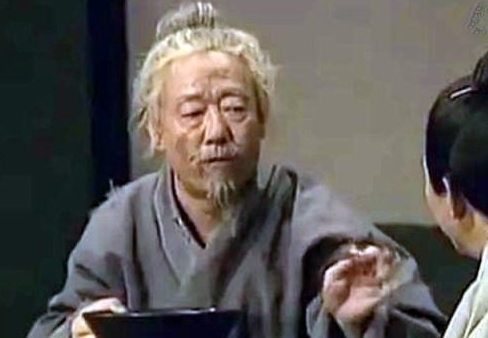齐桓公为什么死后尸体生满蛆虫都没人管