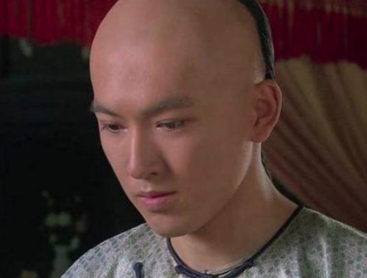 弘时越旨抄八阿哥的家,八阿哥为什么还很高兴
