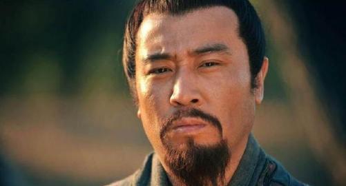 关羽比刘备大一岁，为什么还叫他大哥
