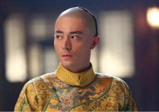和珅那么聪明,为什么他不提前巴结嘉庆呢