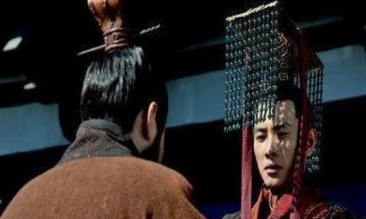 刘备打着兴复汉室的口号 为什么汉献帝就是没有去找他呢