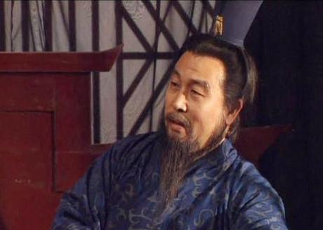 陈宫是怎么凭借一己之力对抗曹操的智囊团的