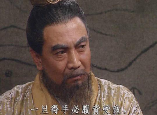 曹操为什么杀了吕布留下了张辽