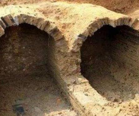 古代盗墓贼只要是坟墓都不会放过 为什么有坟头有柳一定溜的说法呢