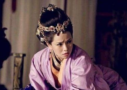 伏皇后究竟是怎么死的 真的是被一封信所废除杀死吗