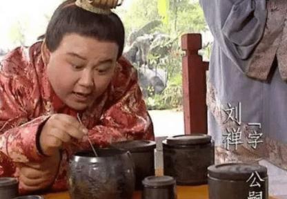 刘禅是怎么治国的 看看诸葛亮死后就知道他是不是真的傻了