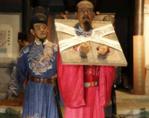 宋朝重用文官,为什么明朝也重用文官?明朝文官竟能吊打宋朝文官?