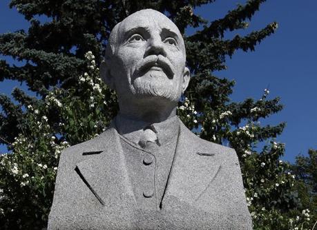 关于车尔尼雪夫斯基的评价如何