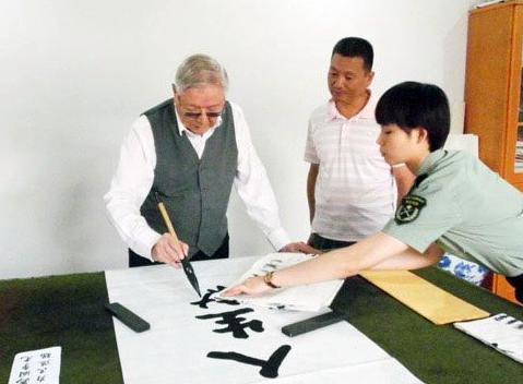 向守志上将次就把十几位副处长提升为处长，为什么没人批评他