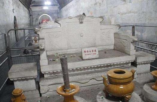 那些已经开棺的帝王遗体都去了哪里