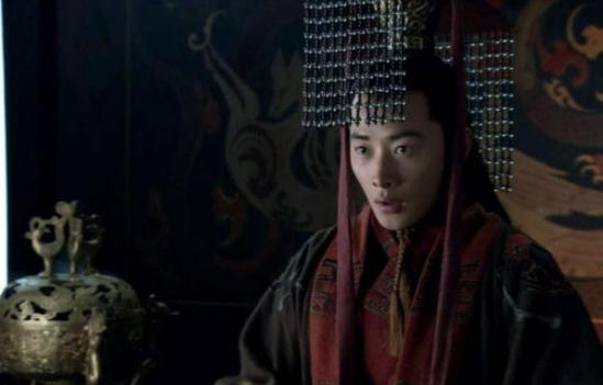 曹操挟天子以令诸侯,为什么不废帝自称皇帝呢