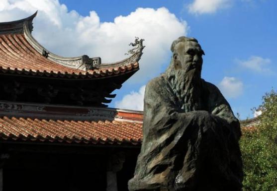 康熙祭拜孔子，到墓前为什么不肯下跪