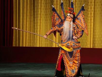 古代戏班既然有五爪龙的戏服 为什么没有被皇帝治罪呢