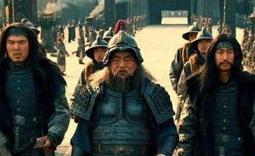 董卓入京极力拉拢大臣,为什么感觉良好的他被大家赶出了京城