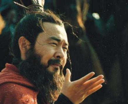 徐州大战双方的兵力差不多 为什么刘备会败的那么惨呢