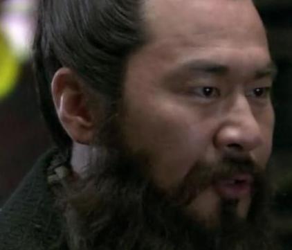 徐州大战双方的兵力差不多 为什么刘备会败的那么惨呢