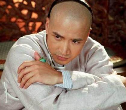 阿灵阿的身份背景是什么样的 他是怎么故意作死的