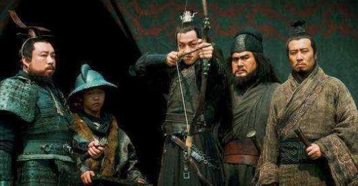 曹操杀吕布时，为什么要问刘备的意见