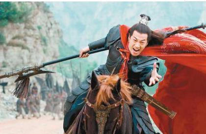 曹操杀吕布时，为什么要问刘备的意见