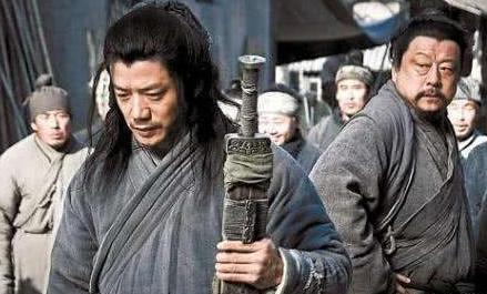 韩信临死前为什么都不造反自立为王 只因为刘邦身边的一个人
